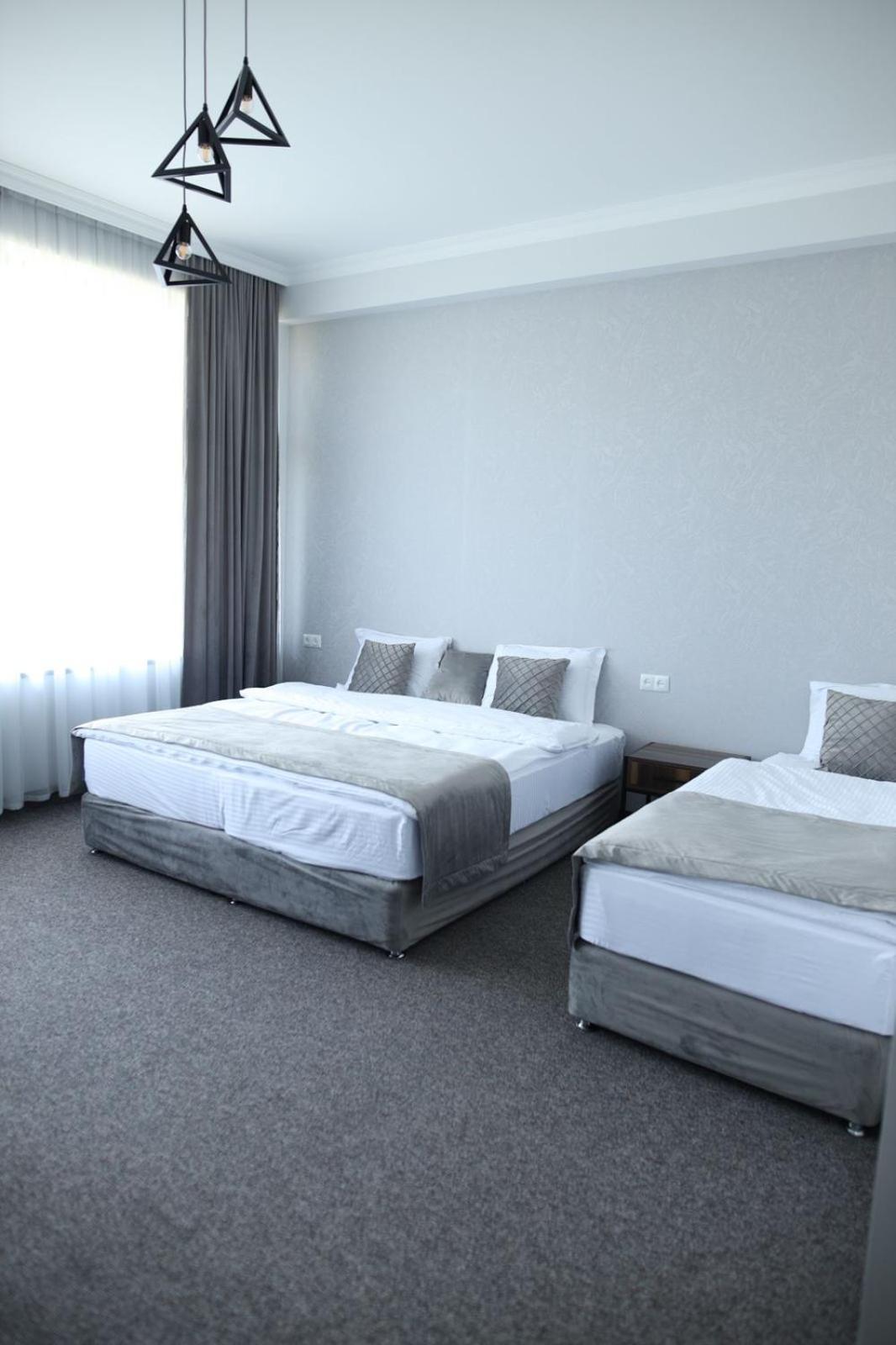 Bmg Hotel By Grigoryans Group Goris Exteriér fotografie