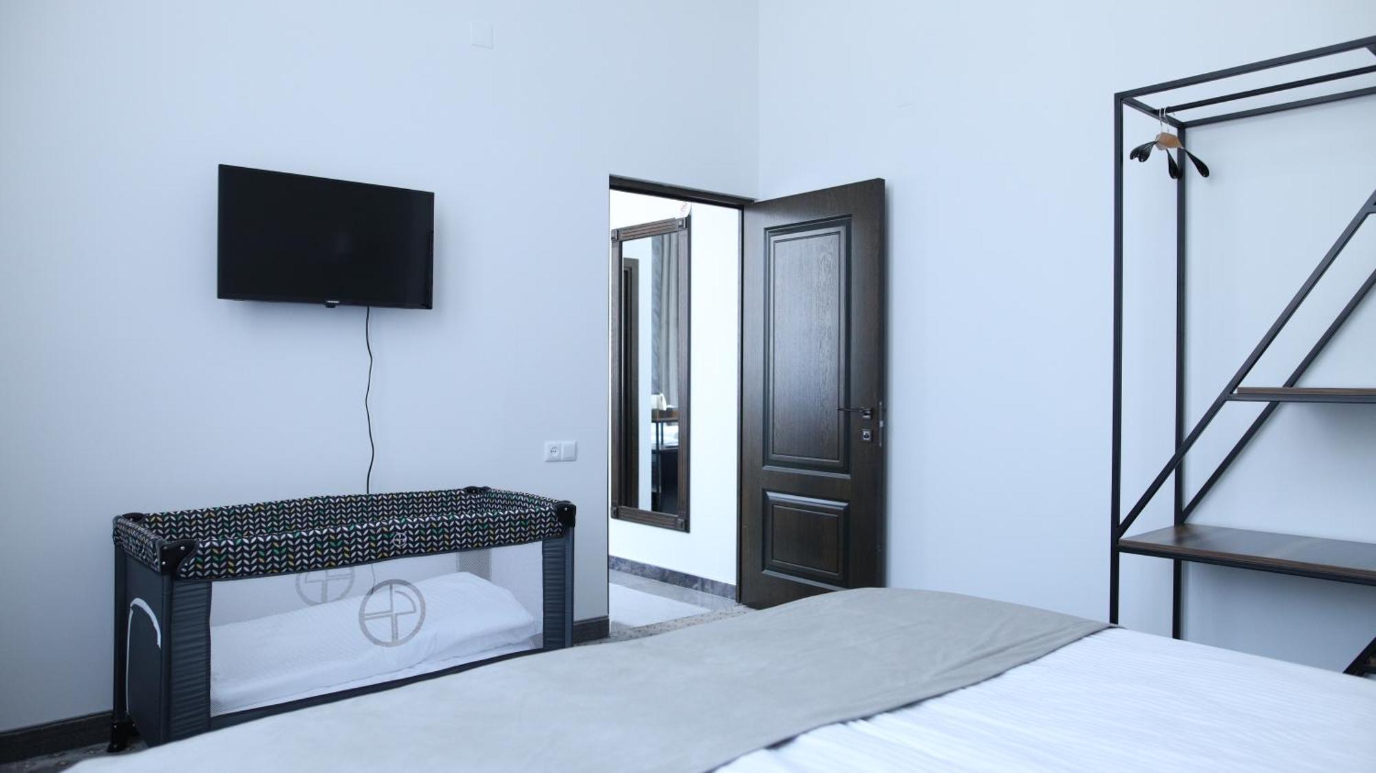 Bmg Hotel By Grigoryans Group Goris Exteriér fotografie