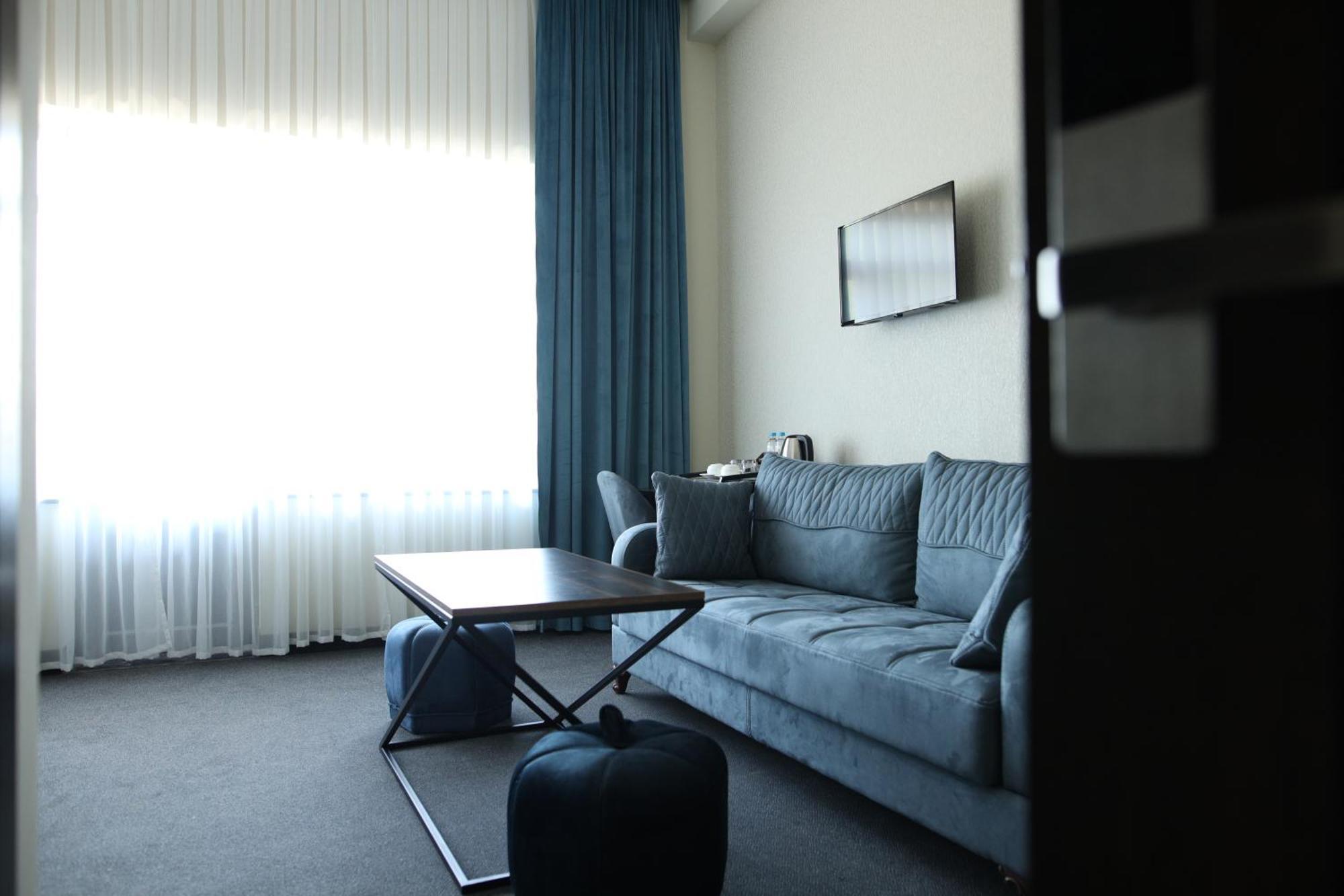 Bmg Hotel By Grigoryans Group Goris Exteriér fotografie